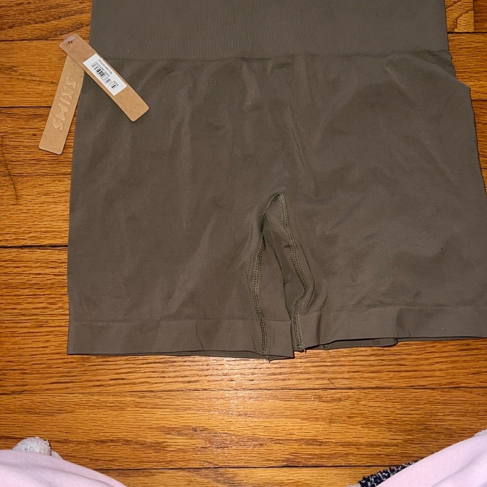 Skims Olive Women's seamless biker shorts